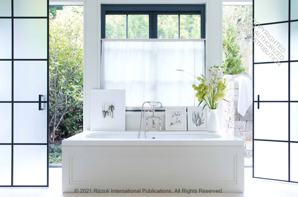 Victoria Hagan: Live Now