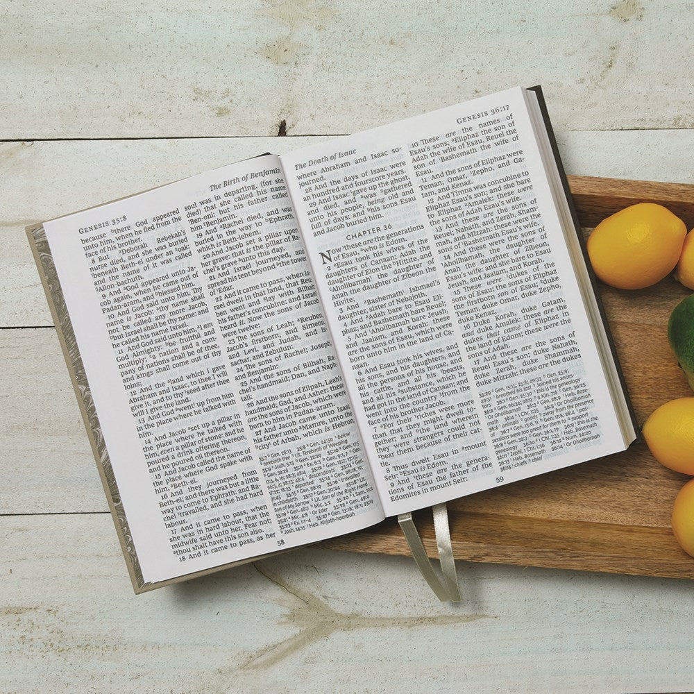 KJV Holy Bible: Super Giant Print with 43,000 Cross References, Black Genuine Leather, Red Letter, Comfort Print: King James Version