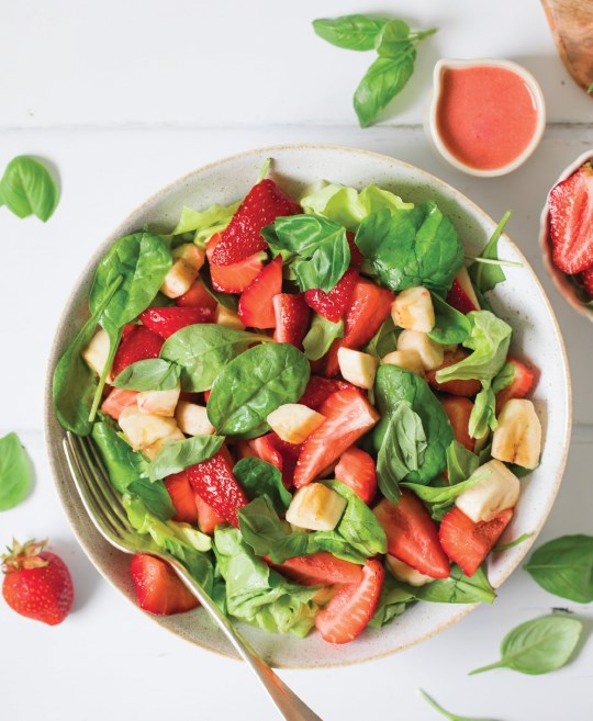 Medical Medium: Secrets Behind Chronic and Mystery Illness and How to Finally Heal (Revised and Expanded Edition)