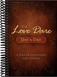 The Love Dare Day by Day: A Year of Devotions for Couples (Revised)
